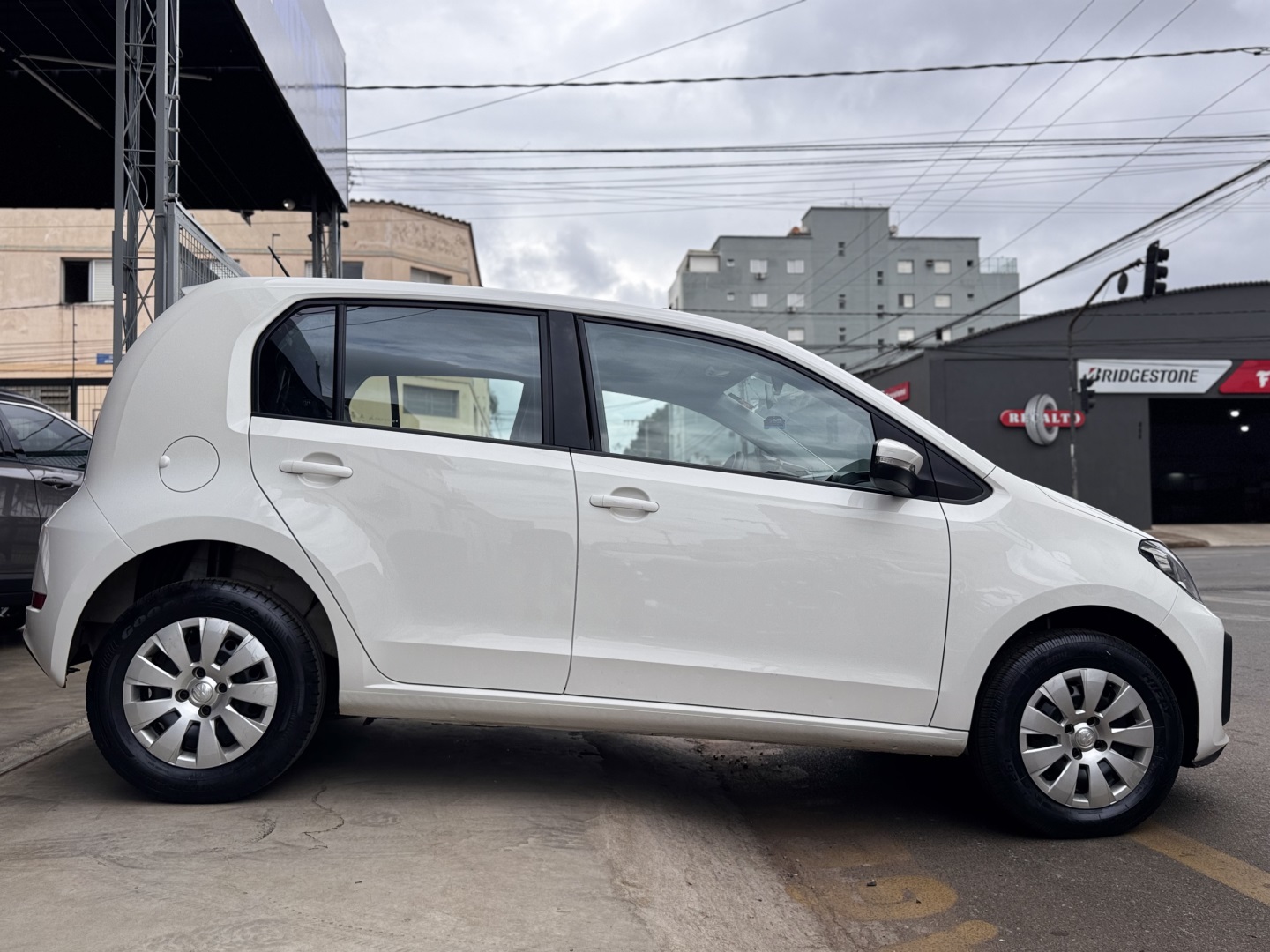 VOLKSWAGEN UP 1.0 MPI TOTAL FLEX 4P MANUAL
