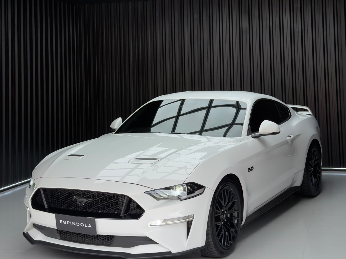 FORD MUSTANG