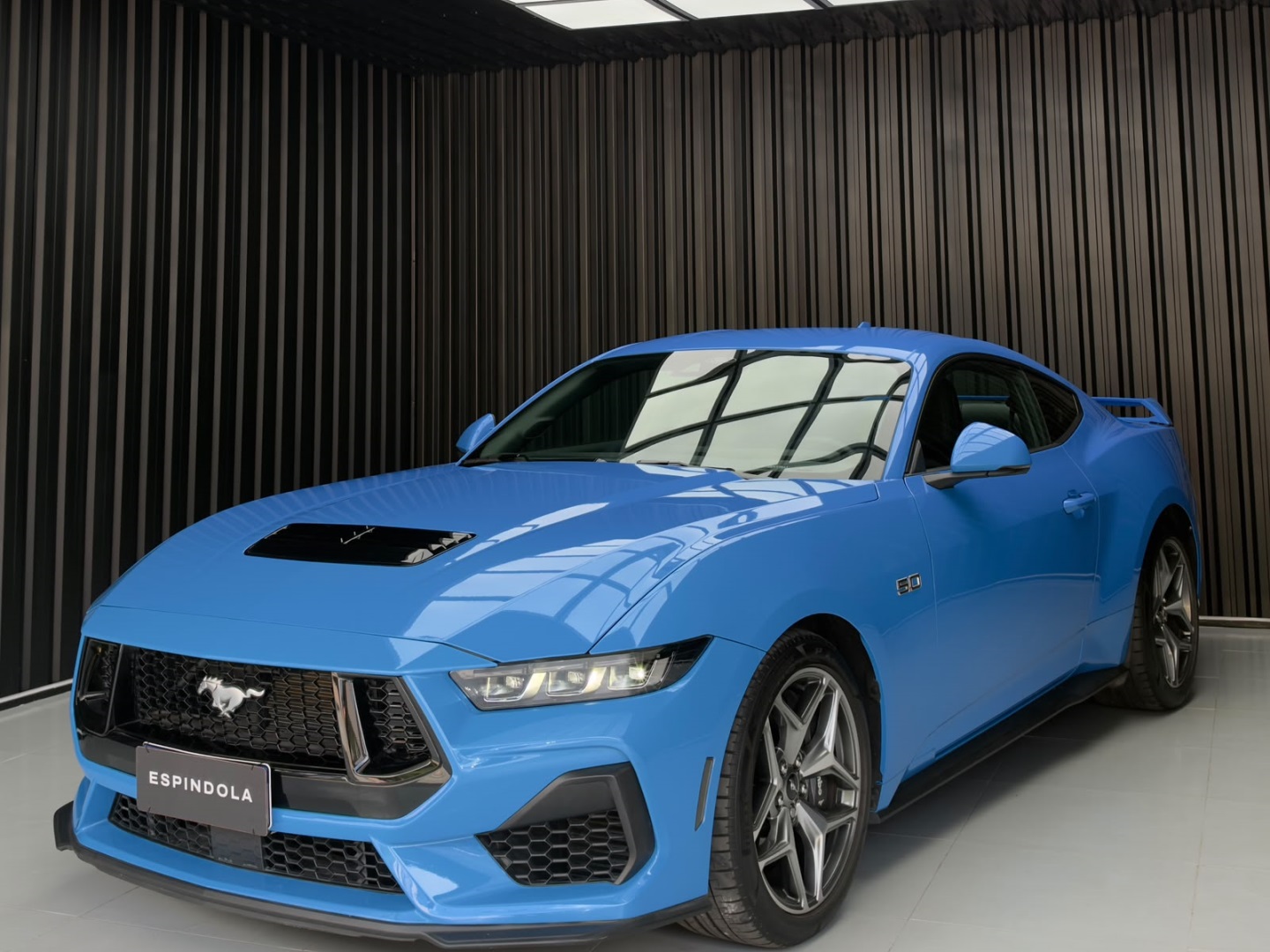 FORD MUSTANG