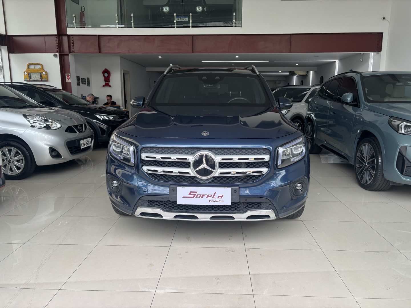 MERCEDES-BENZ GLB 200