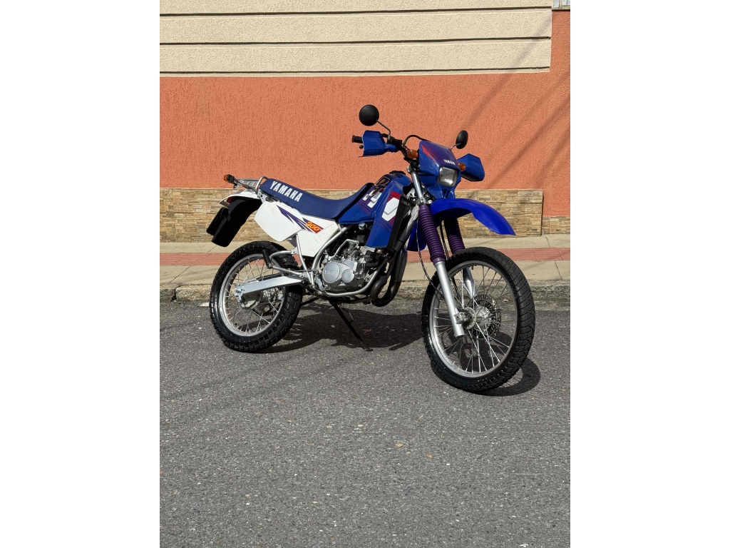 YAMAHA DT 200