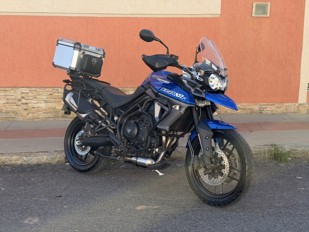 TRIUMPH TIGER 800 XRX