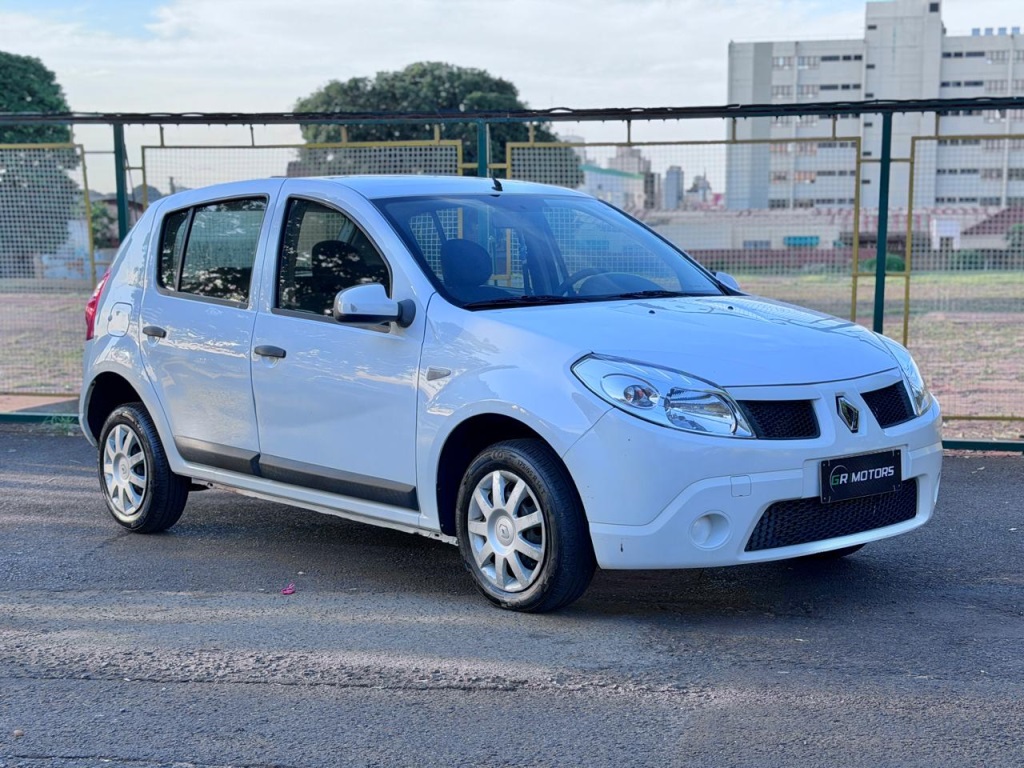 RENAULT SANDERO