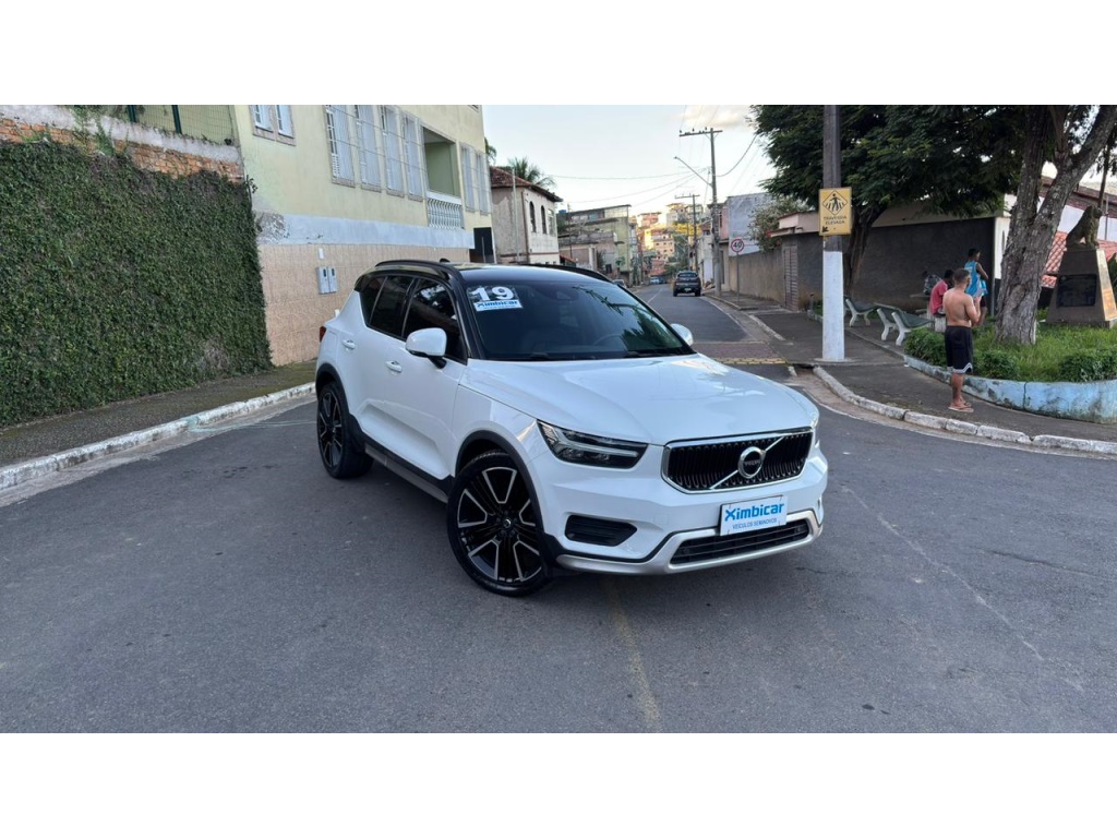 VOLVO XC 40