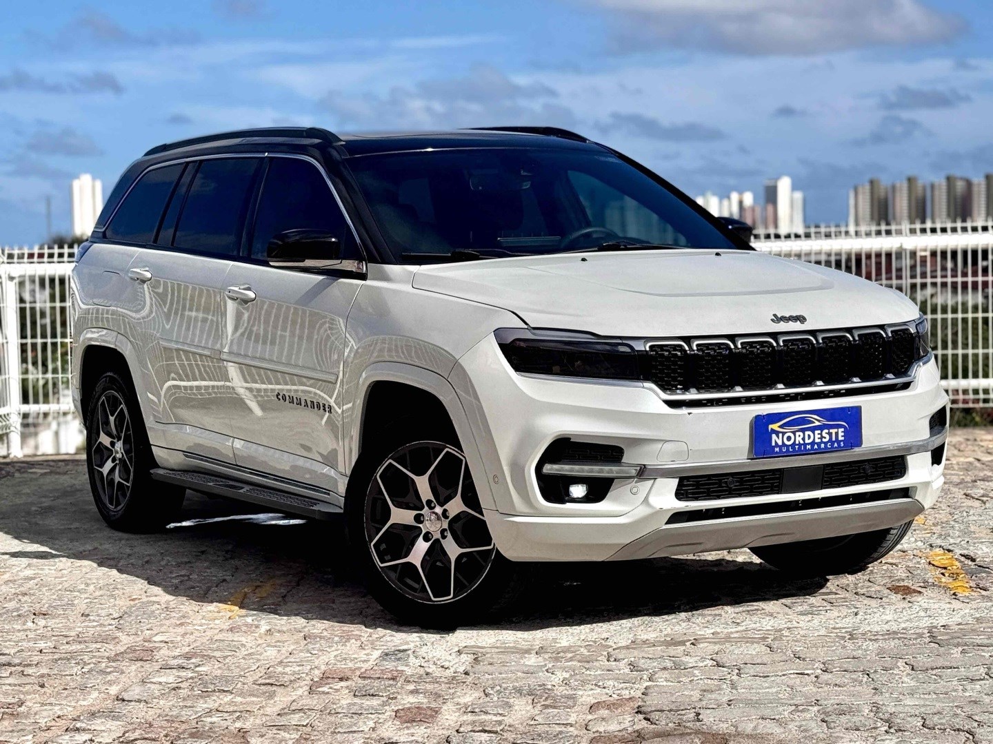 JEEP COMMANDER 2.0 TD380 TURBO DIESEL OVERLAND AT9