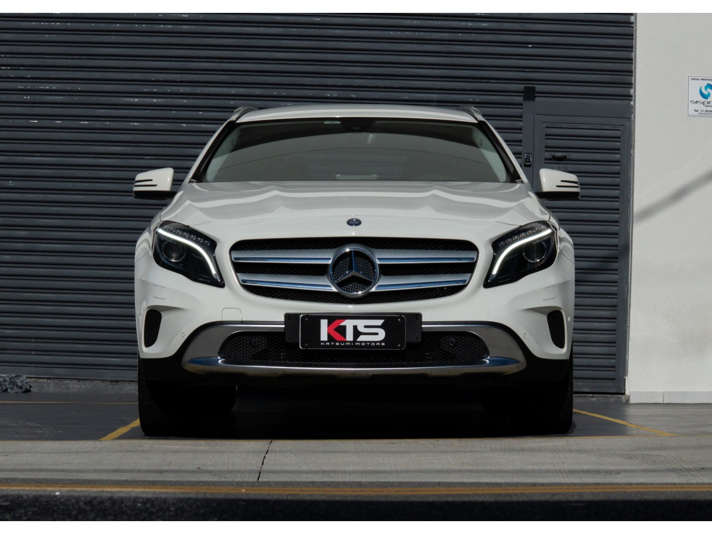 MERCEDES-BENZ GLA 200