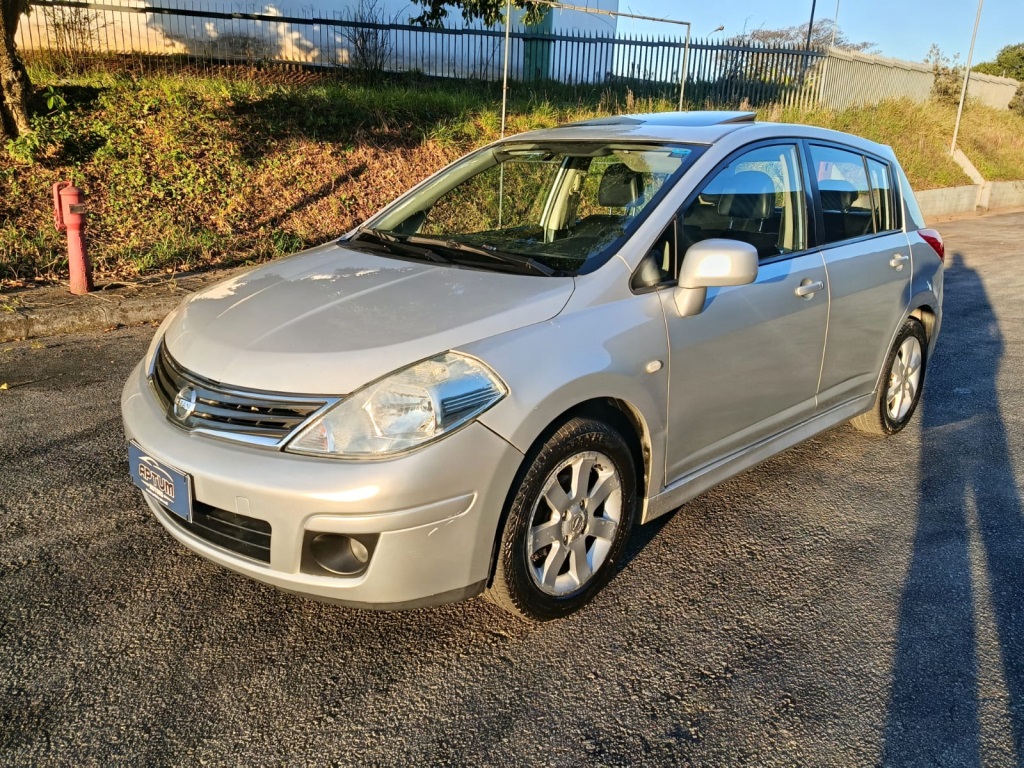 NISSAN TIIDA