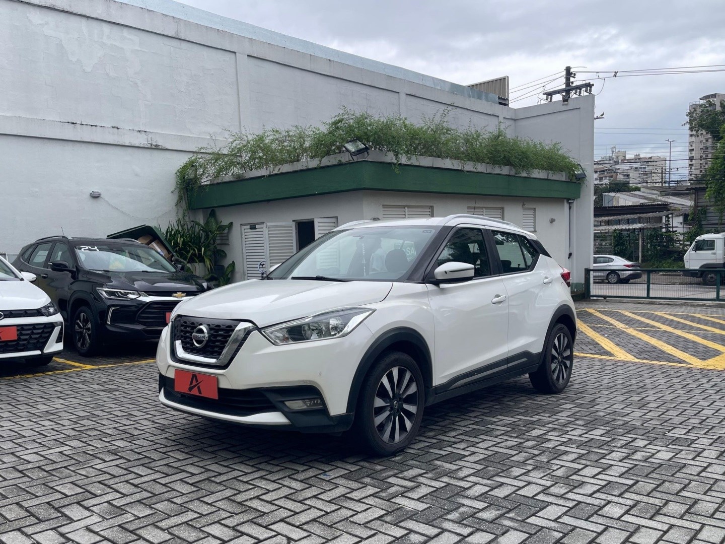 NISSAN KICKS