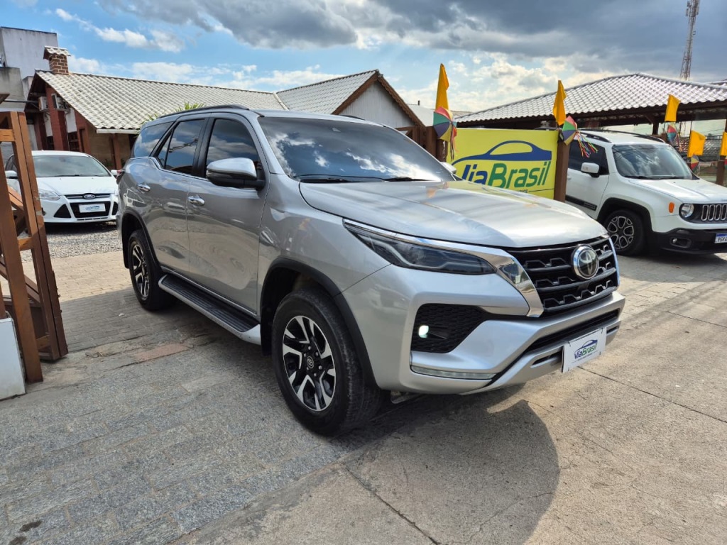 TOYOTA HILUX SW4