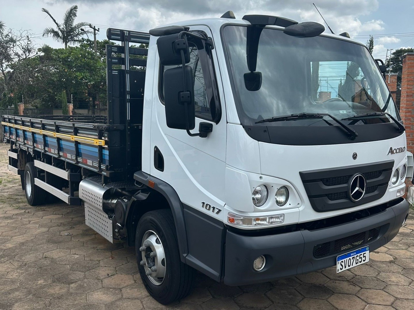 MERCEDES-BENZ ACCELO