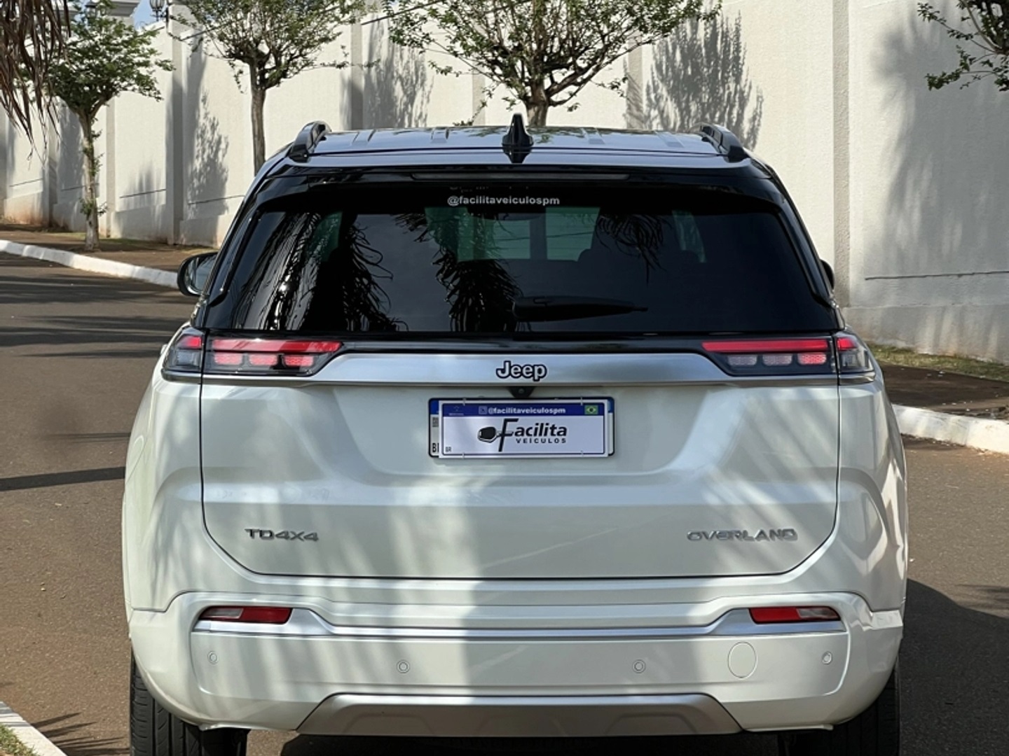 JEEP COMMANDER 2.0 TD380 TURBO DIESEL OVERLAND AT9