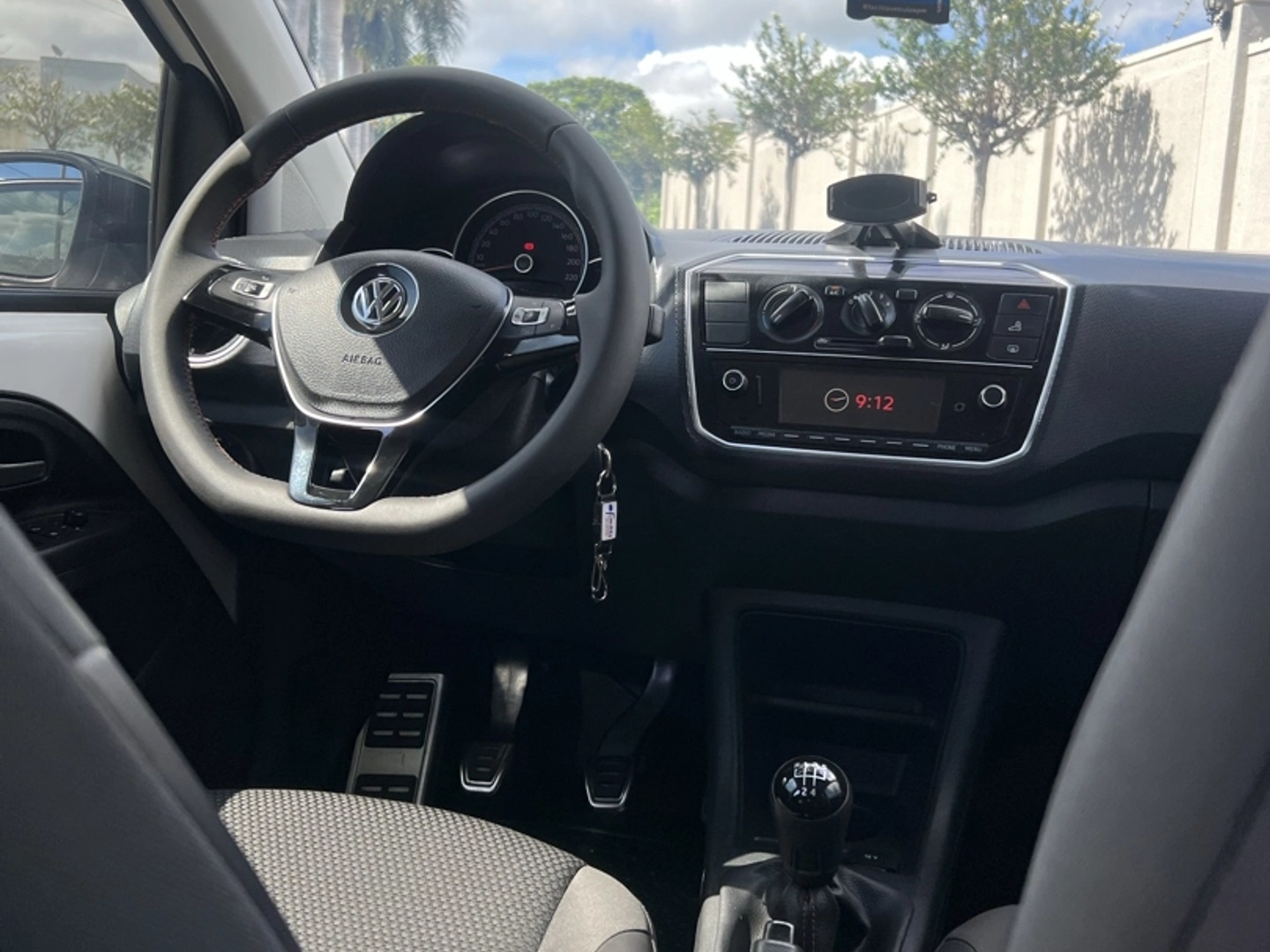 VOLKSWAGEN UP 1.0 170 TSI TOTAL FLEX XTREME 4P MANUAL