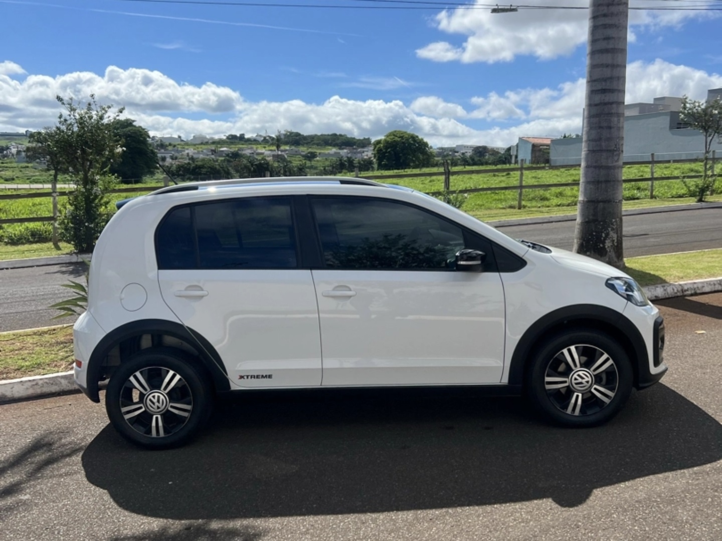VOLKSWAGEN UP 1.0 170 TSI TOTAL FLEX XTREME 4P MANUAL