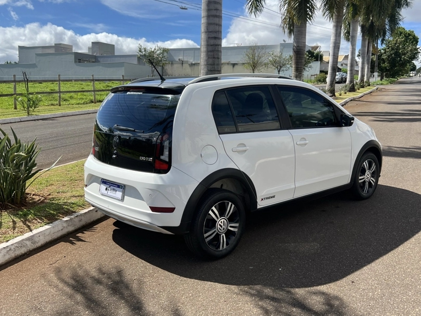 VOLKSWAGEN UP 1.0 170 TSI TOTAL FLEX XTREME 4P MANUAL