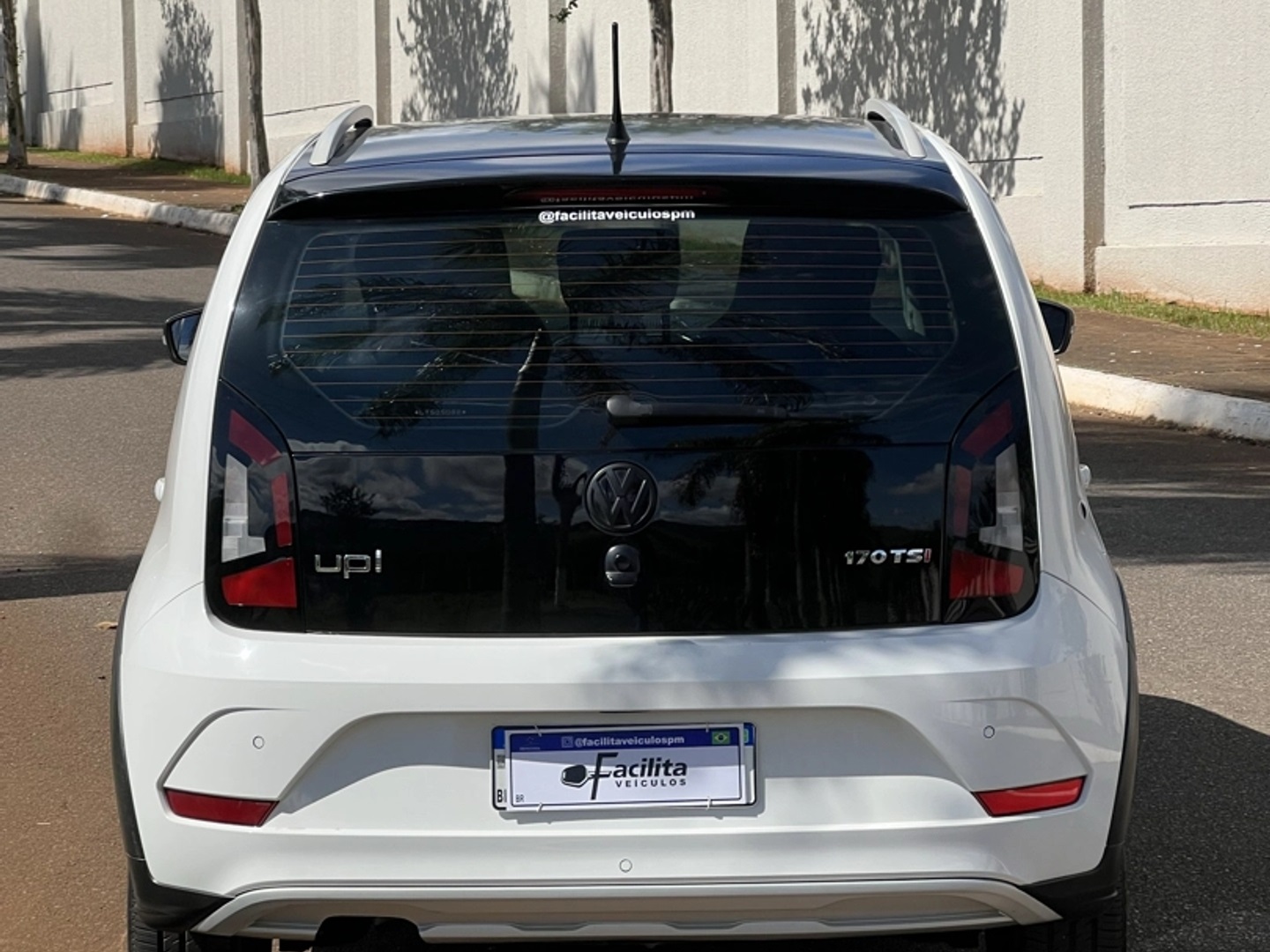 VOLKSWAGEN UP 1.0 170 TSI TOTAL FLEX XTREME 4P MANUAL