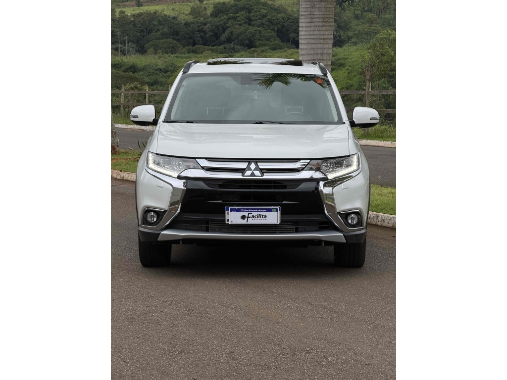 MITSUBISHI OUTLANDER 2.2 MIVEC DI-D DIESEL HPE-S AWD AUTOMÁTICO