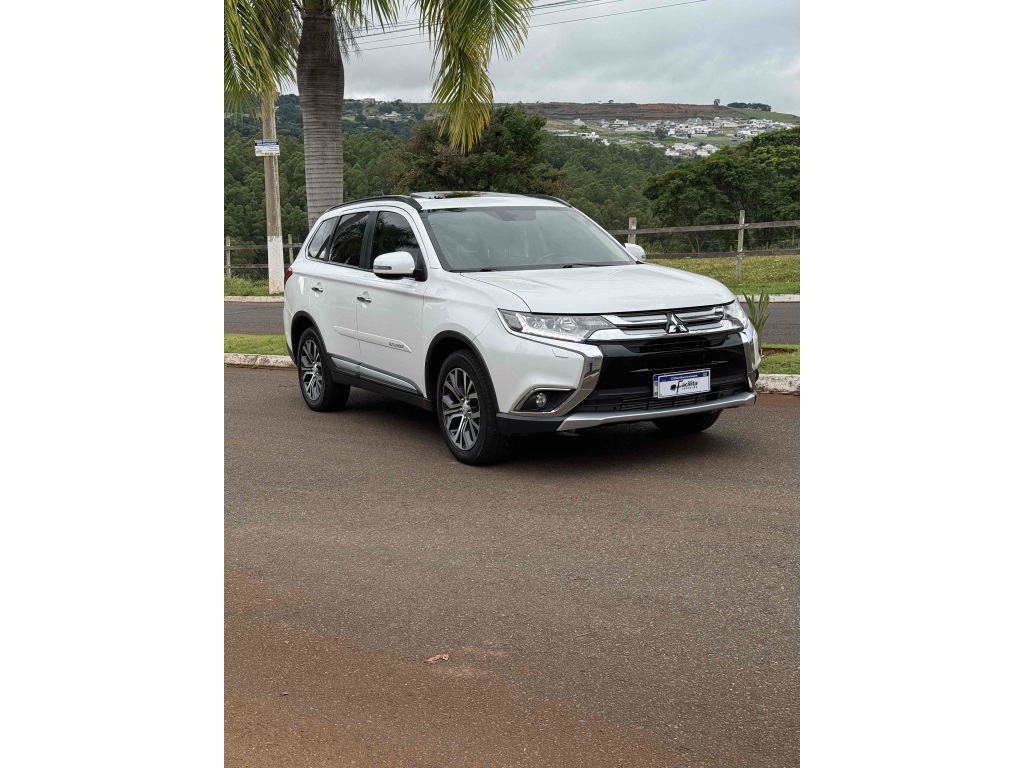 MITSUBISHI OUTLANDER 2.2 MIVEC DI-D DIESEL HPE-S AWD AUTOMÁTICO