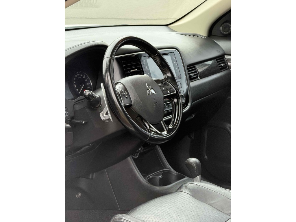 MITSUBISHI OUTLANDER 2.2 MIVEC DI-D DIESEL HPE-S AWD AUTOMÁTICO