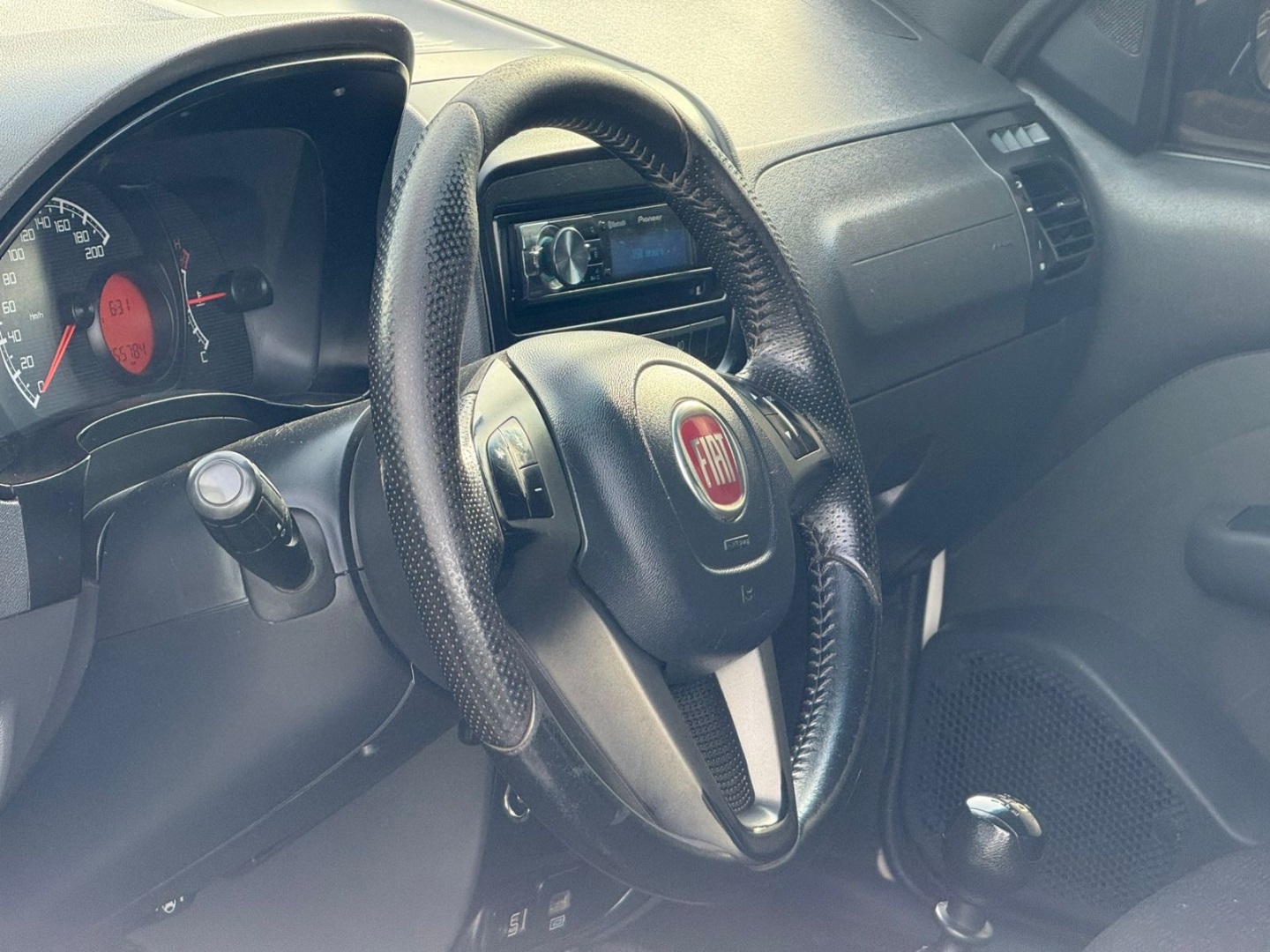 FIAT STRADA 1.4 MPI FREEDOM CS 8V FLEX 2P MANUAL