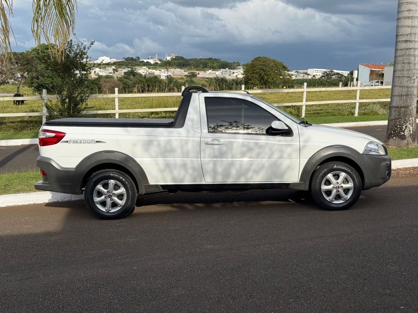 FIAT STRADA 1.4 MPI FREEDOM CS 8V FLEX 2P MANUAL