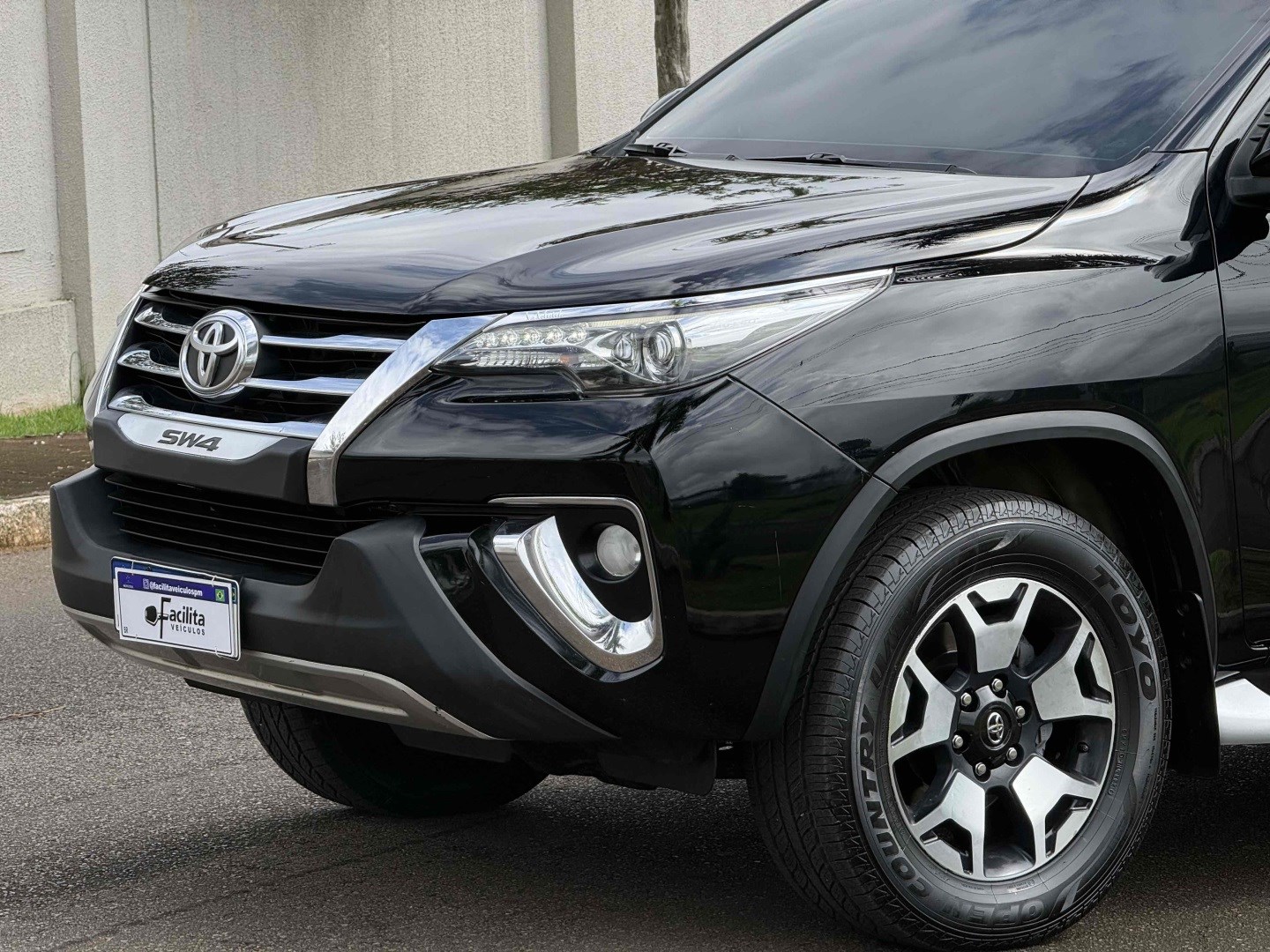 TOYOTA HILUX SW4 2.8 SRX 4X4 16V TURBO INTERCOOLER DIESEL 4P AUTOMÁTICO