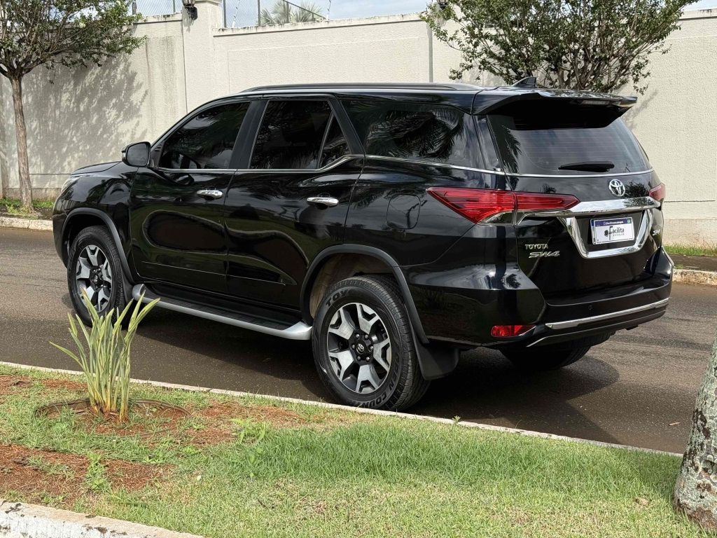 TOYOTA HILUX SW4 2.8 SRX 4X4 16V TURBO INTERCOOLER DIESEL 4P AUTOMÁTICO