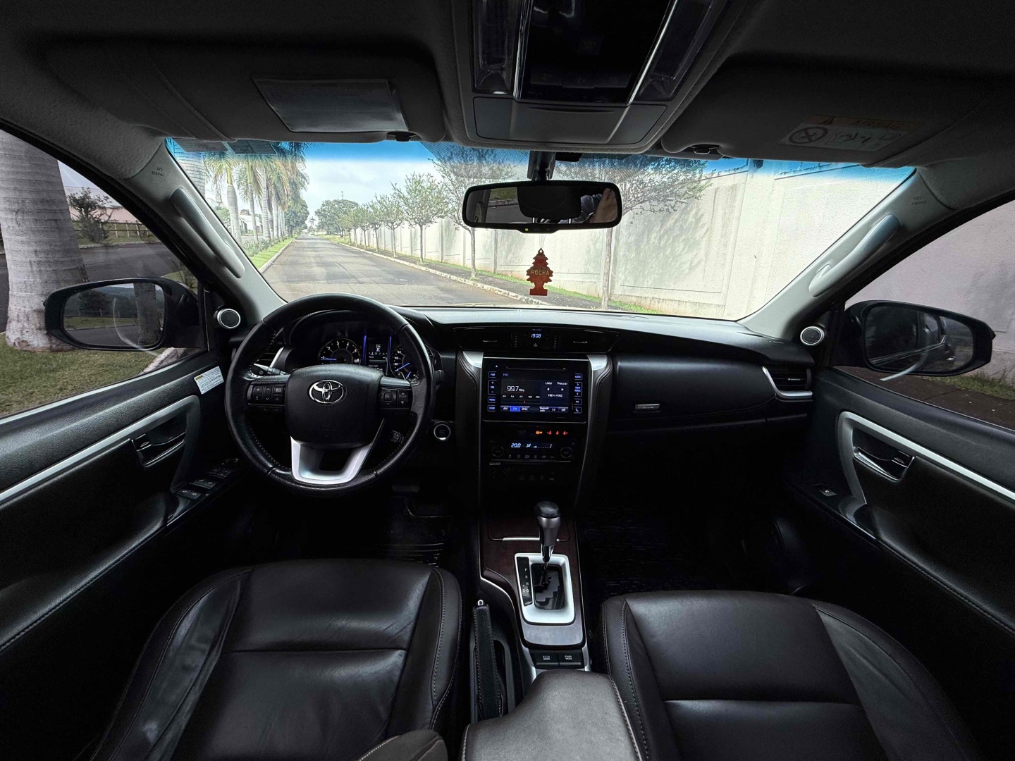 TOYOTA HILUX SW4 2.8 SRX 4X4 16V TURBO INTERCOOLER DIESEL 4P AUTOMÁTICO