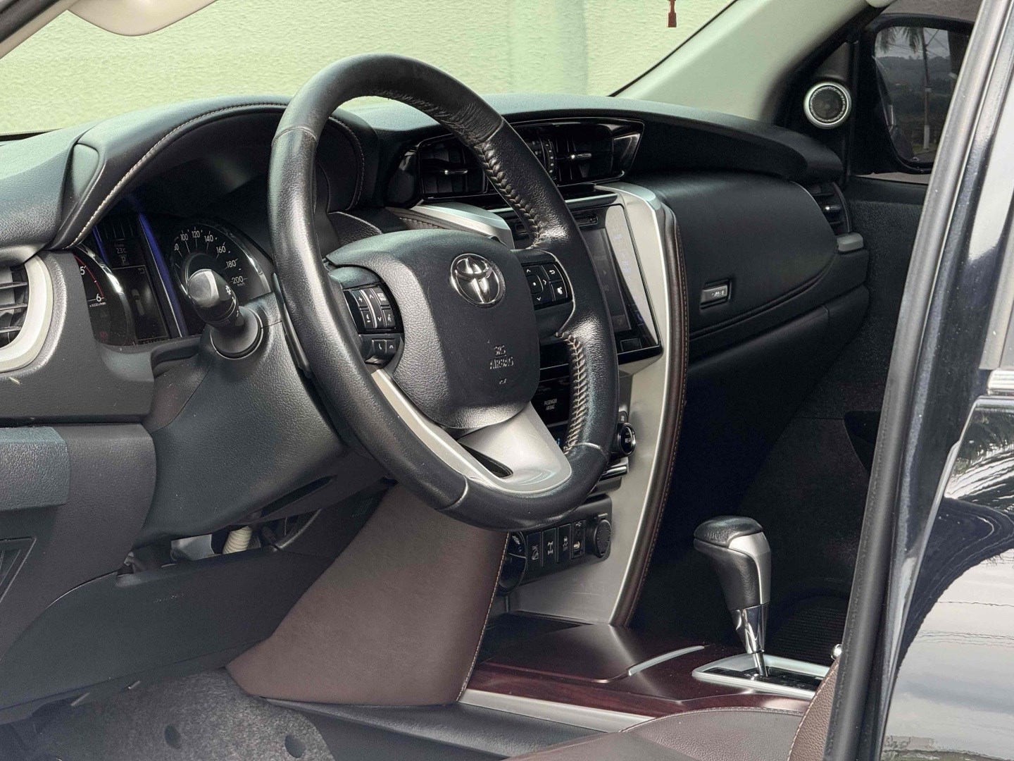 TOYOTA HILUX SW4 2.8 SRX 4X4 16V TURBO INTERCOOLER DIESEL 4P AUTOMÁTICO