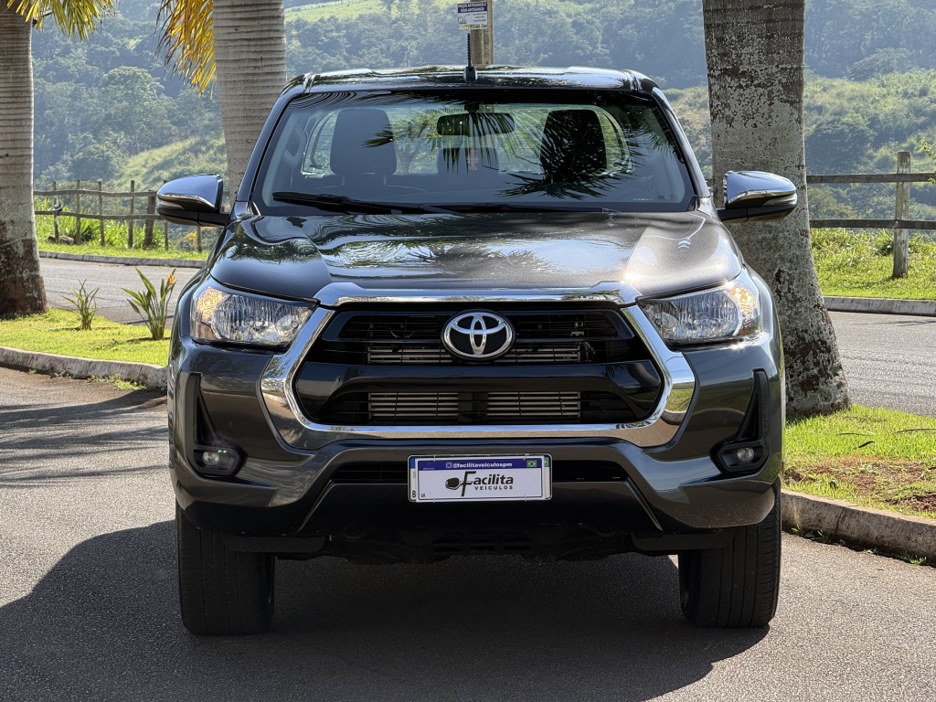 TOYOTA HILUX 2.8 D-4D TURBO DIESEL CD SRV 4X4 AUTOMÁTICO