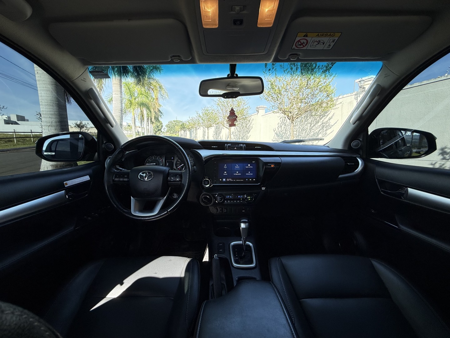 TOYOTA HILUX 2.8 D-4D TURBO DIESEL CD SRV 4X4 AUTOMÁTICO