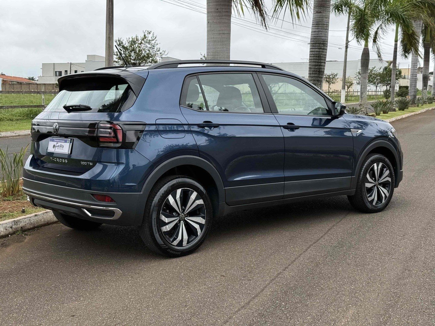 VOLKSWAGEN T-CROSS 1.0 200 TSI TOTAL FLEX AUTOMÁTICO