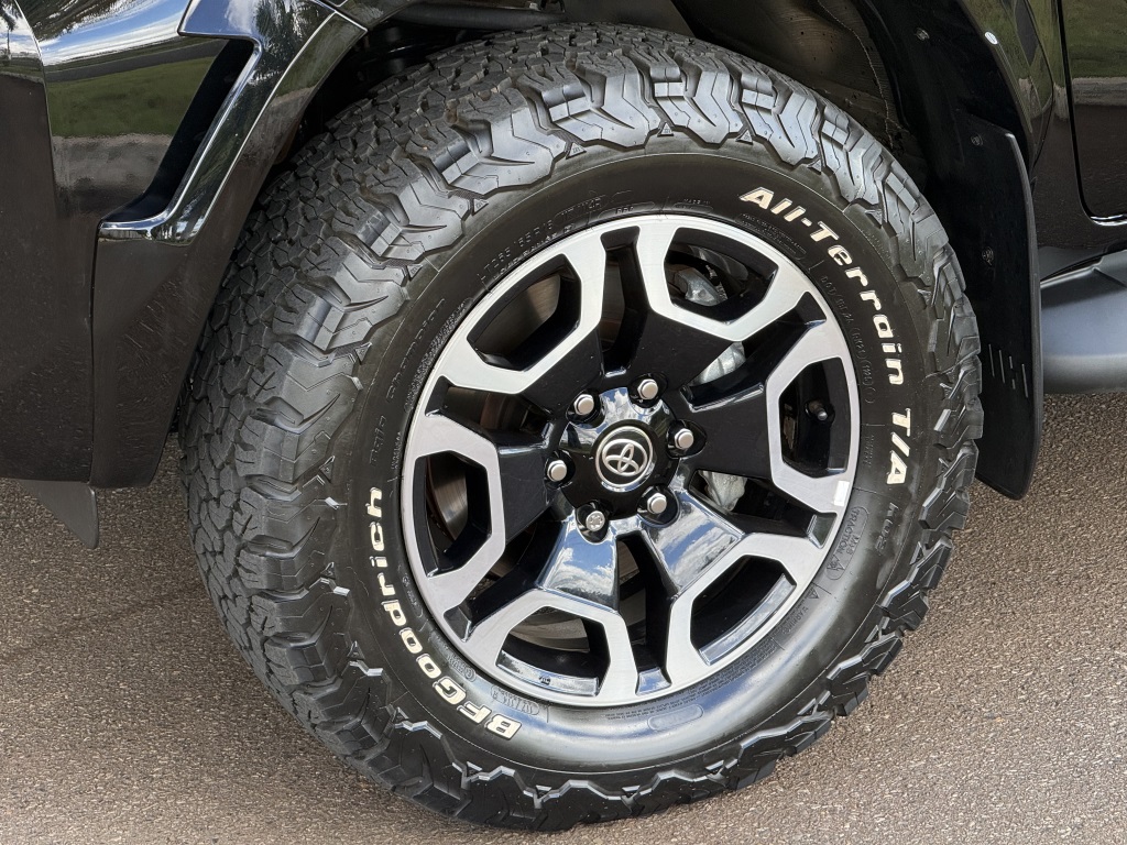 TOYOTA HILUX 2.8 D-4D TURBO DIESEL CD SRX 4X4 AUTOMÁTICO