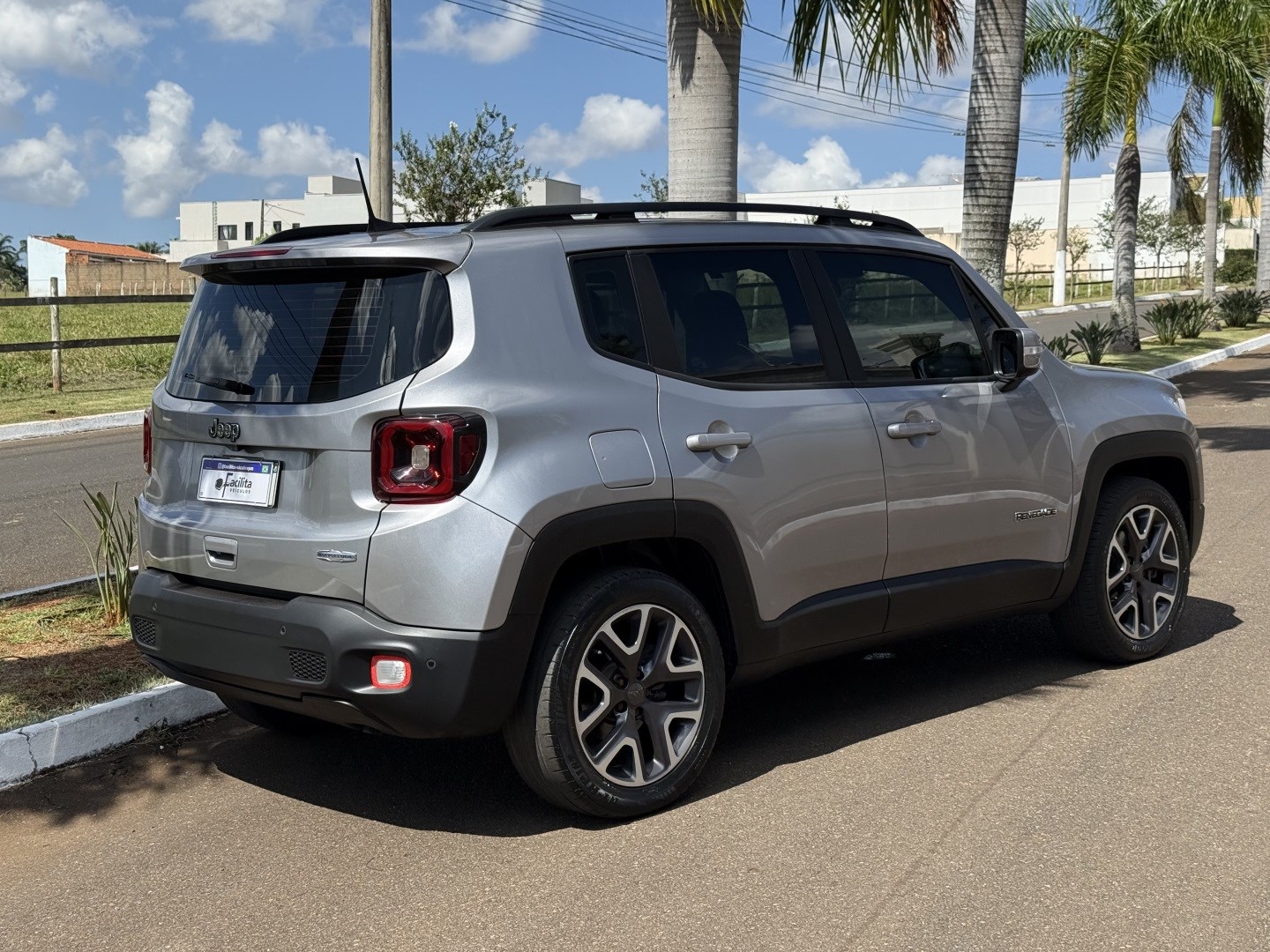 JEEP RENEGADE 1.8 16V FLEX LONGITUDE 4P AUTOMÁTICO