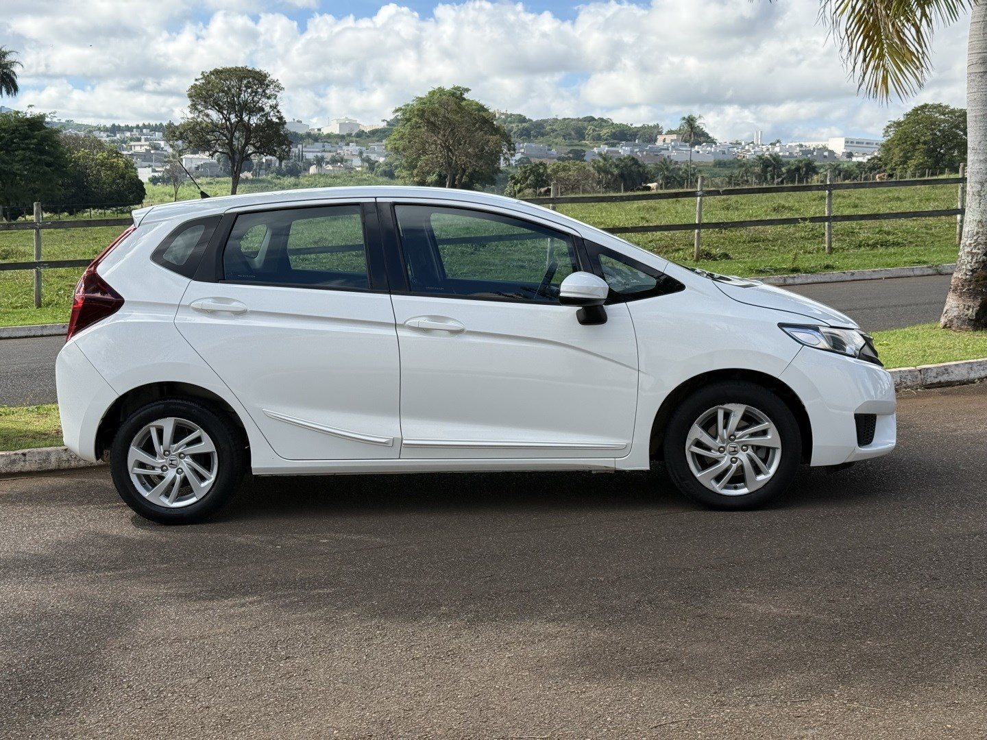 HONDA FIT 1.5 DX 16V FLEX 4P AUTOMÁTICO
