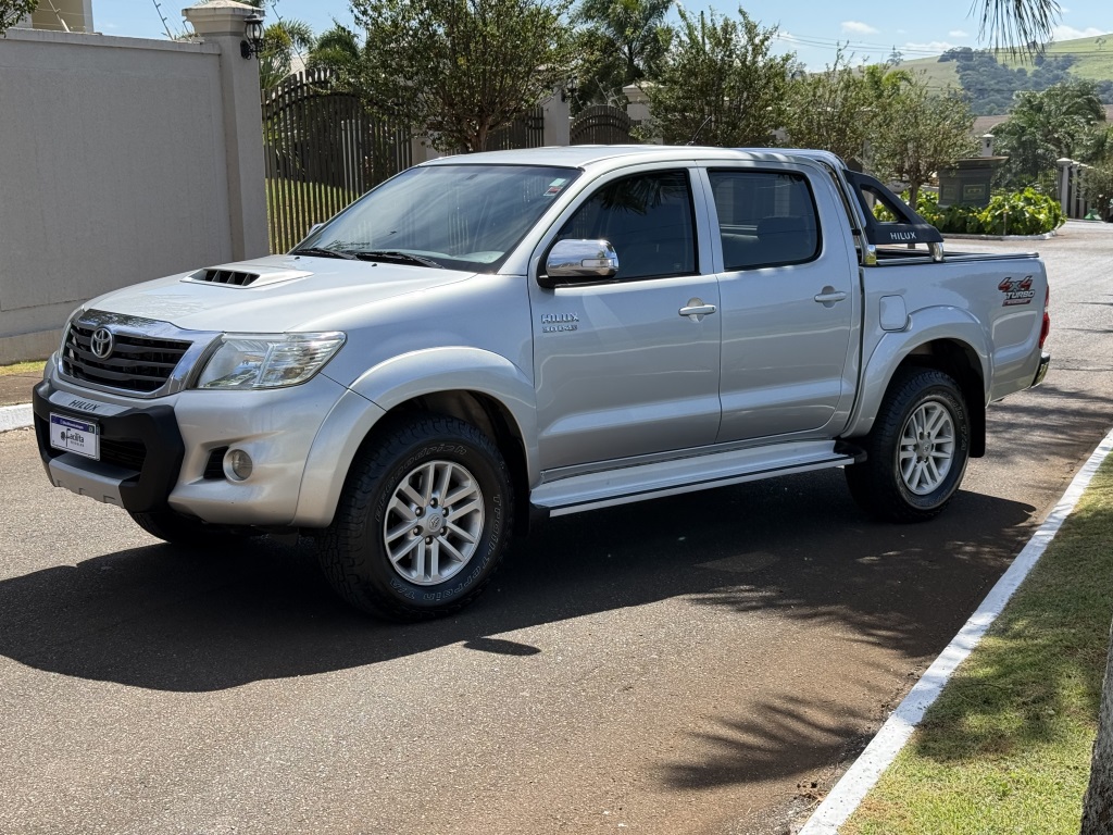 TOYOTA HILUX 3.0 SRV 4X4 CD 16V TURBO INTERCOOLER DIESEL 4P AUTOMÁTICO