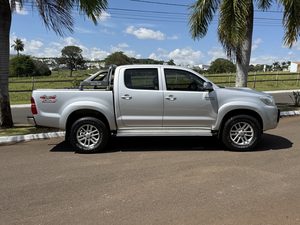 TOYOTA HILUX 3.0 SRV 4X4 CD 16V TURBO INTERCOOLER DIESEL 4P AUTOMÁTICO