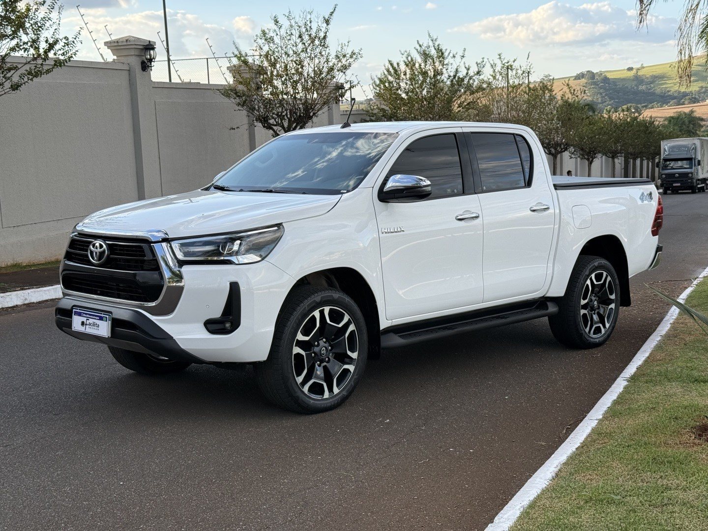TOYOTA HILUX 2.8 D-4D TURBO DIESEL CD SRV 4X4 AUTOMÁTICO