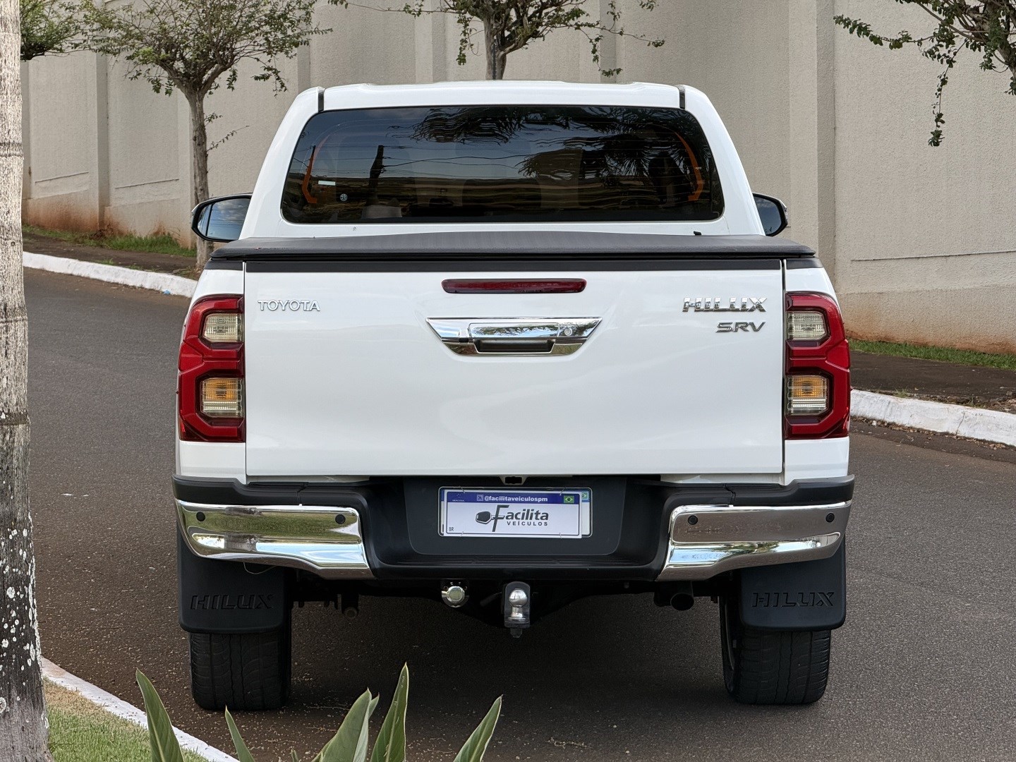 TOYOTA HILUX 2.8 D-4D TURBO DIESEL CD SRV 4X4 AUTOMÁTICO