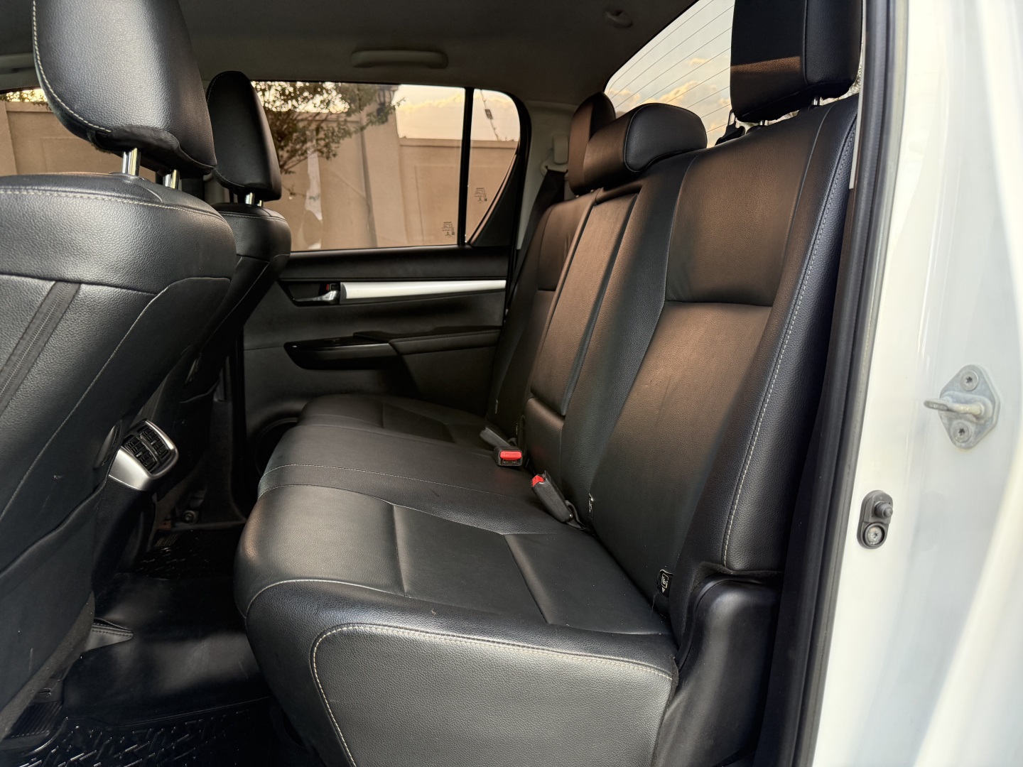 TOYOTA HILUX 2.8 D-4D TURBO DIESEL CD SRV 4X4 AUTOMÁTICO