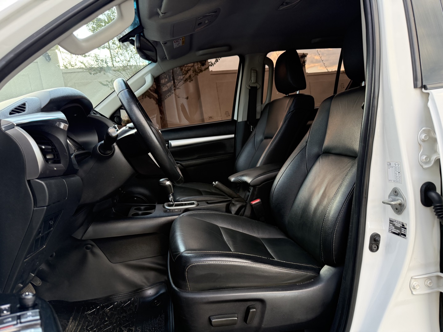 TOYOTA HILUX 2.8 D-4D TURBO DIESEL CD SRV 4X4 AUTOMÁTICO