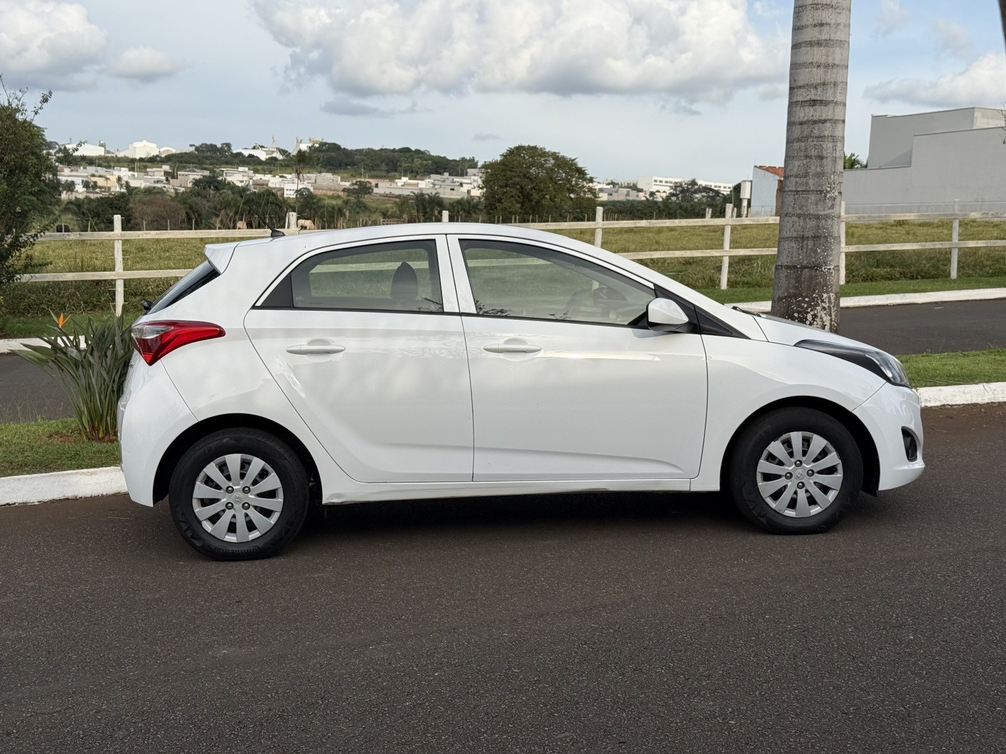 HYUNDAI HB20 1.6 COMFORT 16V FLEX 4P MANUAL