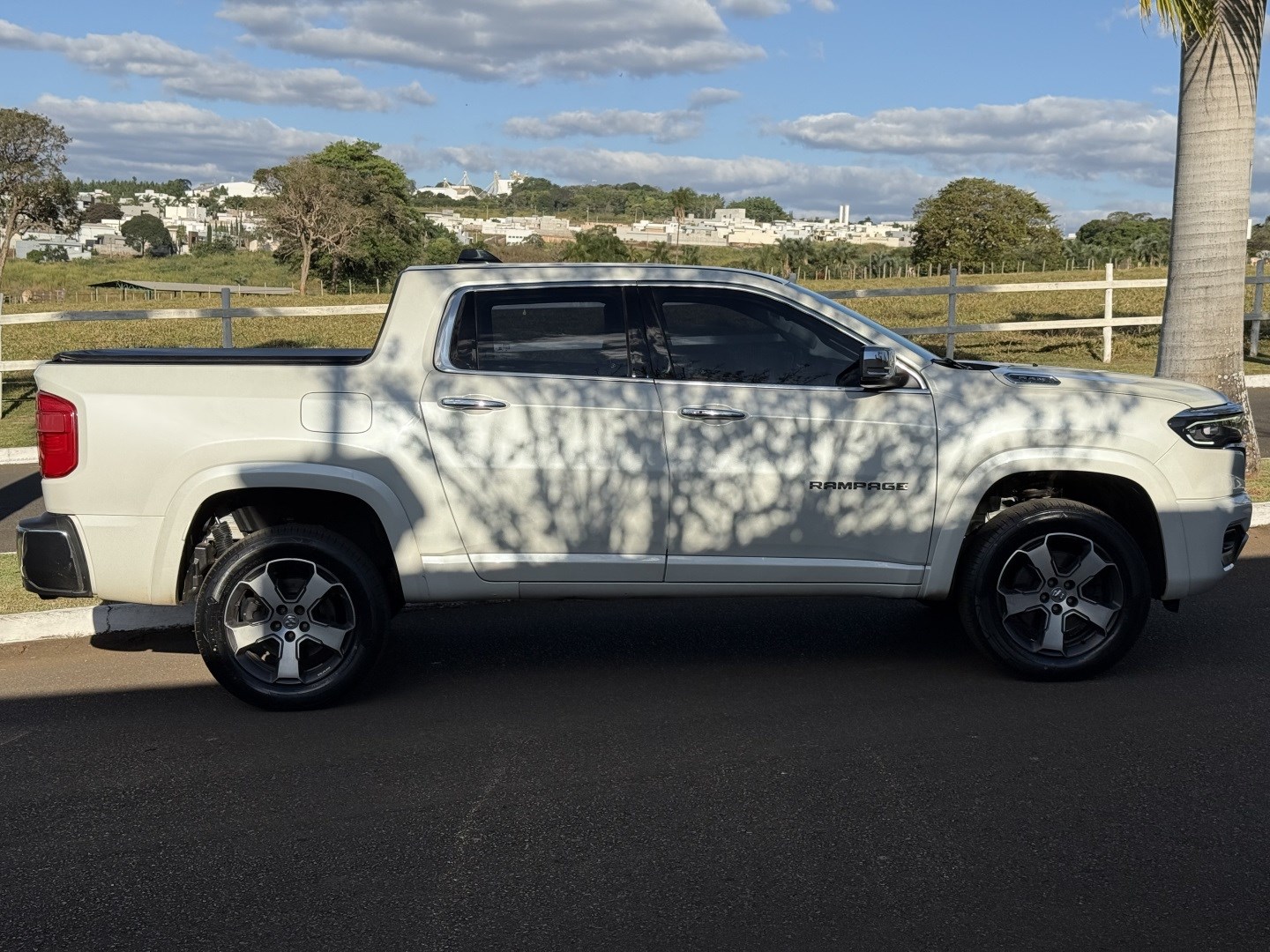 RAM RAMPAGE 2.0 HURRICANE 4 TURBO GASOLINA LARAMIE 4X4 AUTOMÁTICO