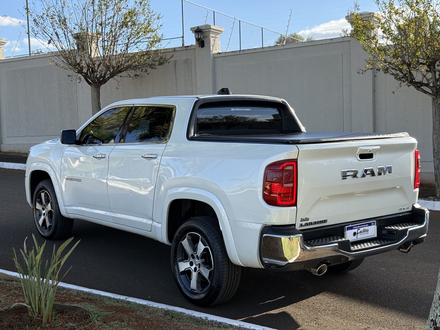 RAM RAMPAGE 2.0 HURRICANE 4 TURBO GASOLINA LARAMIE 4X4 AUTOMÁTICO