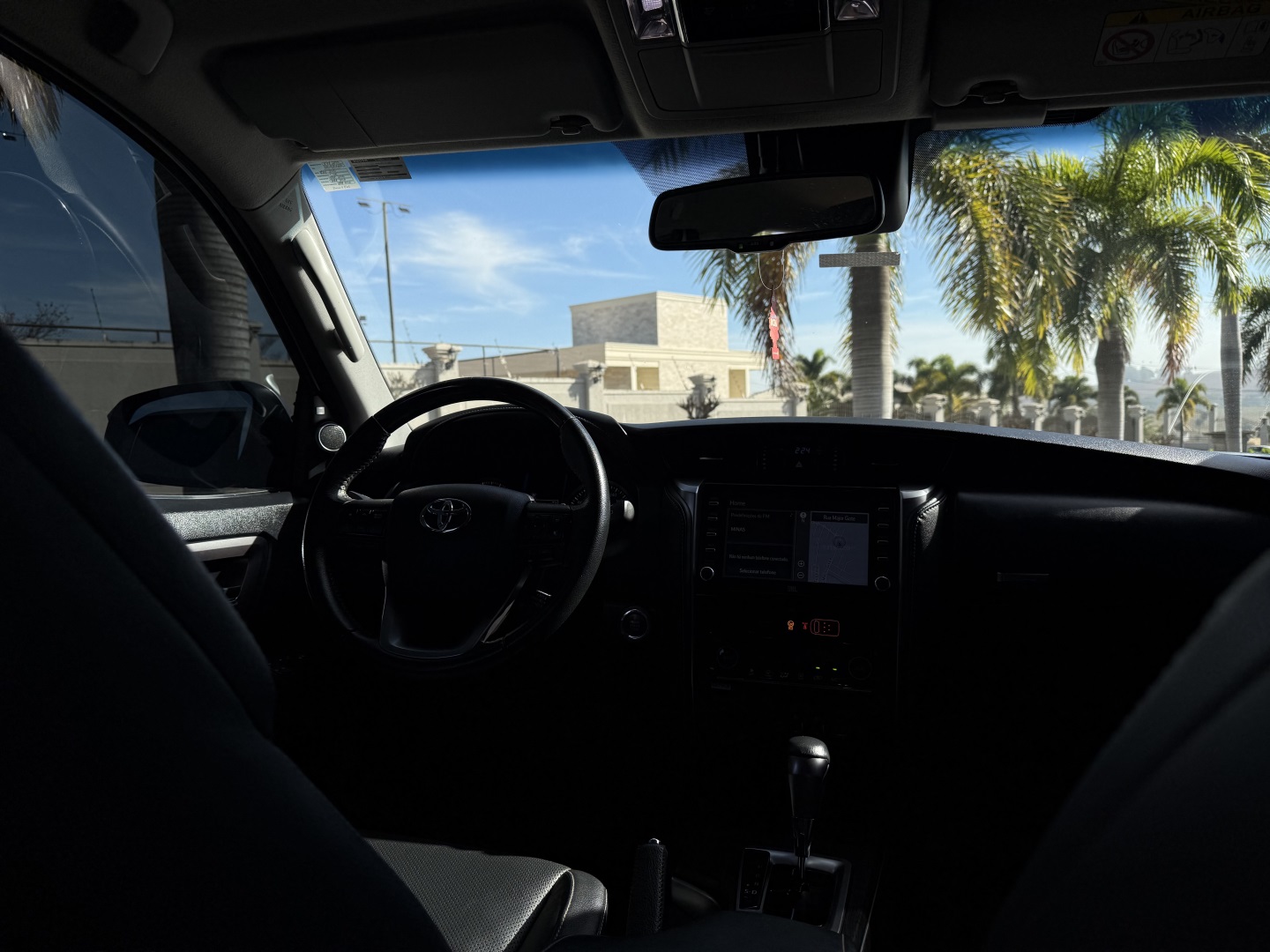 TOYOTA HILUX SW4 2.8 D-4D TURBO DIESEL SRX 7L 4X4 AUTOMÁTICO