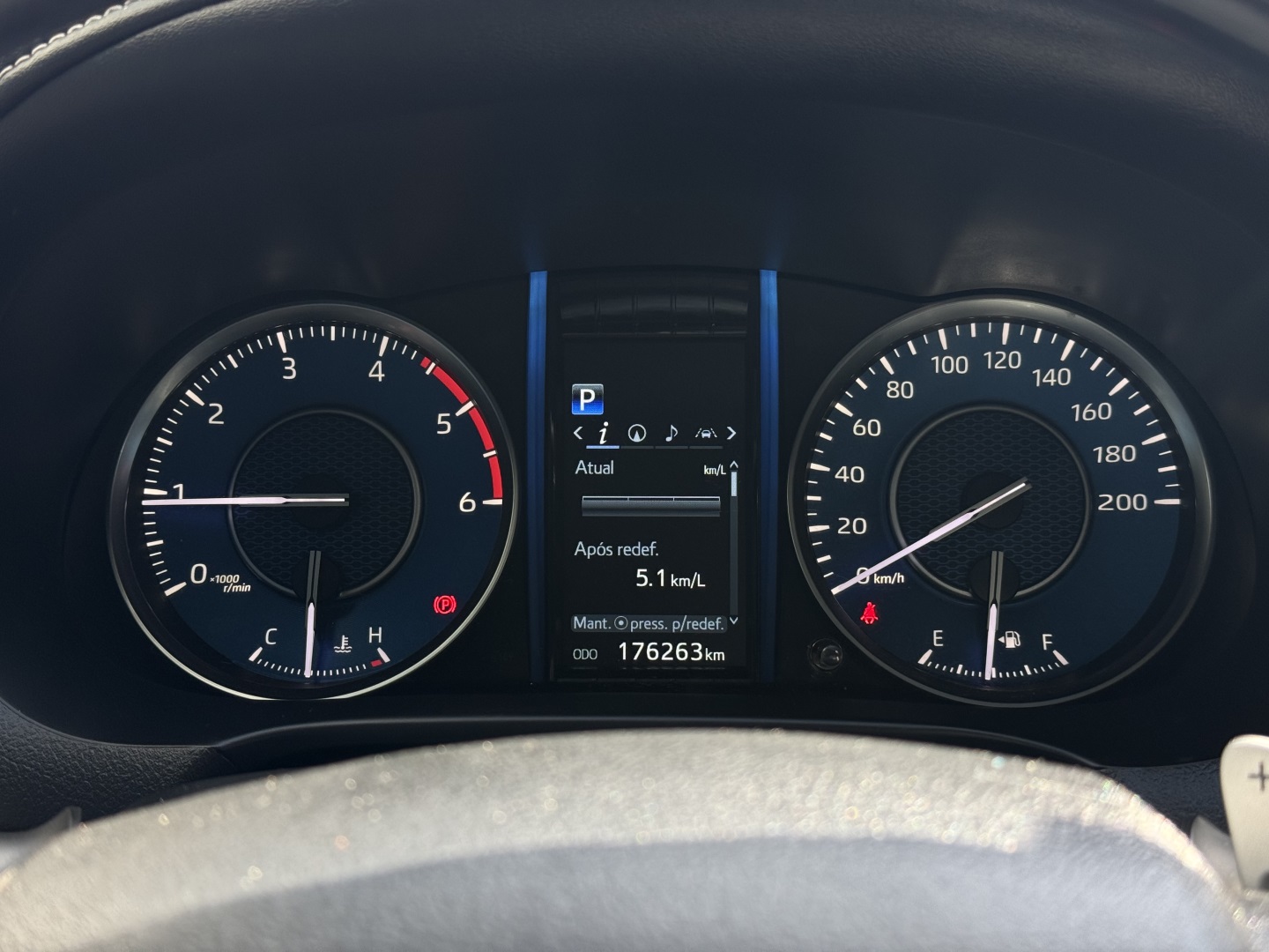 TOYOTA HILUX SW4 2.8 D-4D TURBO DIESEL SRX 7L 4X4 AUTOMÁTICO