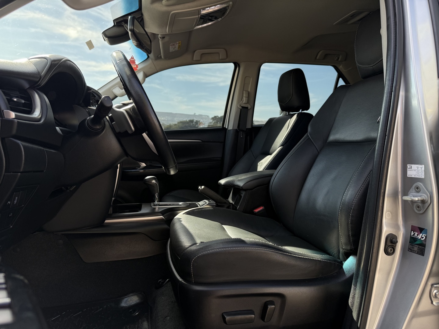 TOYOTA HILUX SW4 2.8 D-4D TURBO DIESEL SRX 7L 4X4 AUTOMÁTICO