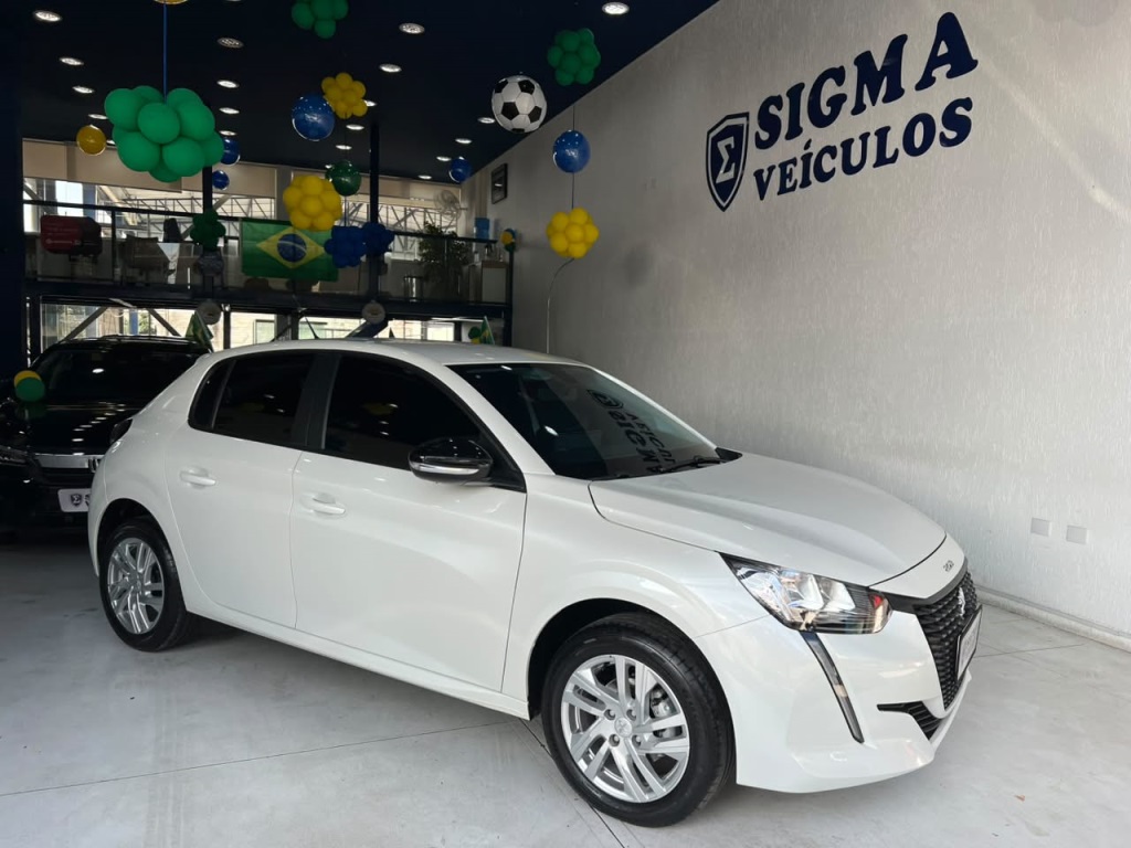 PEUGEOT 208