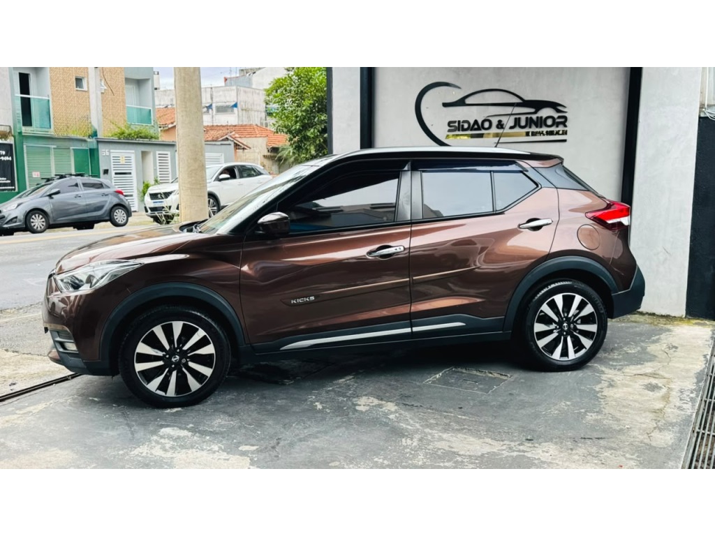 NISSAN KICKS