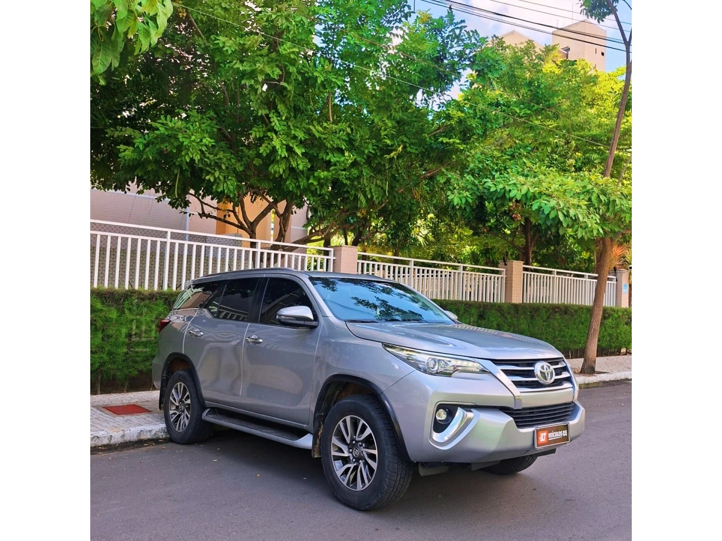 TOYOTA HILUX SW4
