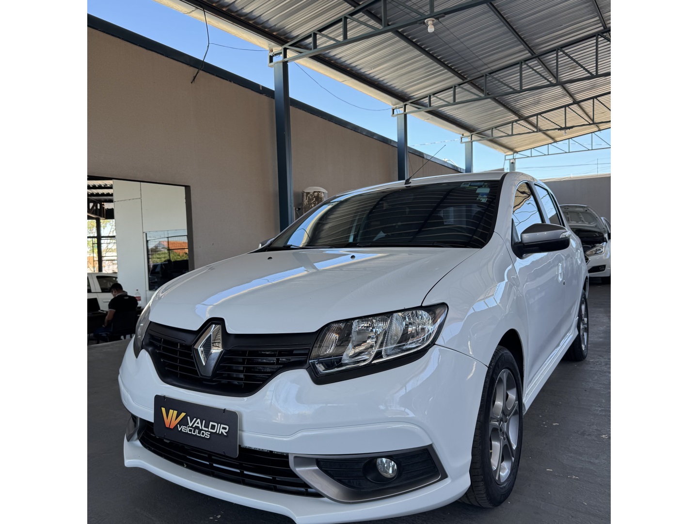 RENAULT SANDERO